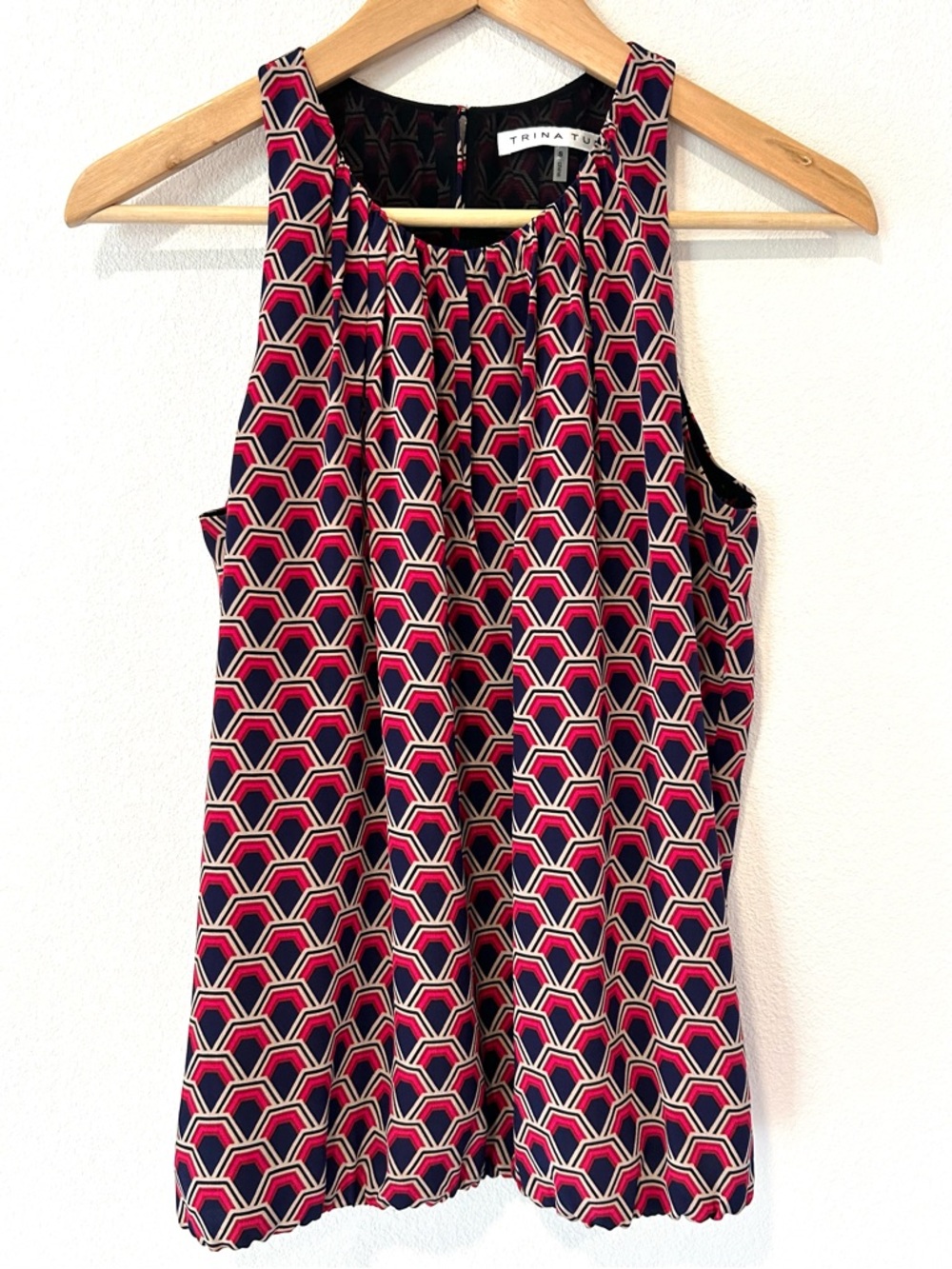 TRINA TURK Silk Geometric Print Sleeveless Top Office Dressy Preppy Designer S